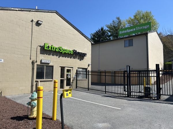 Extra Space Storage - 3033 - Frederick - Patrick St - 1212 West Patrick Street