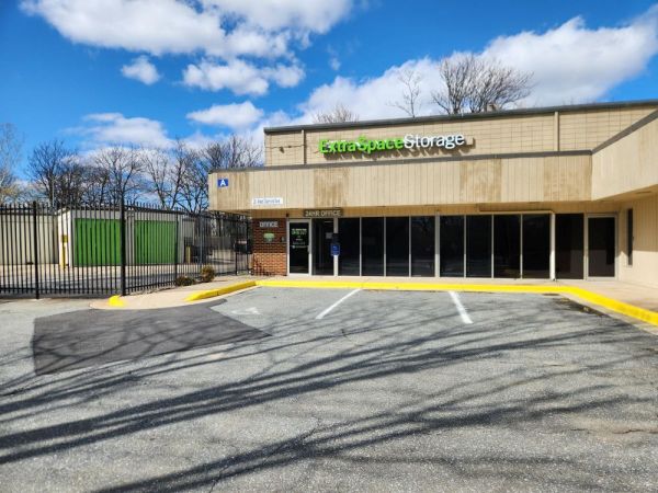 Extra Space Storage - 3034 - Gaithersburg - Diamond Ave - 26 West Diamond Avenue