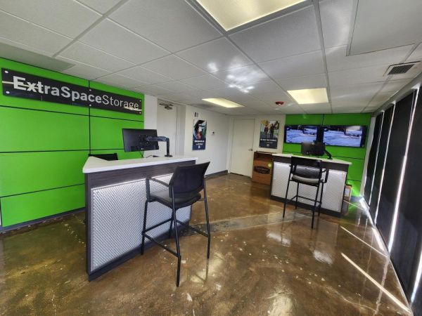 Extra Space Storage - 3034 - Gaithersburg - Diamond Ave - 26 West Diamond Avenue