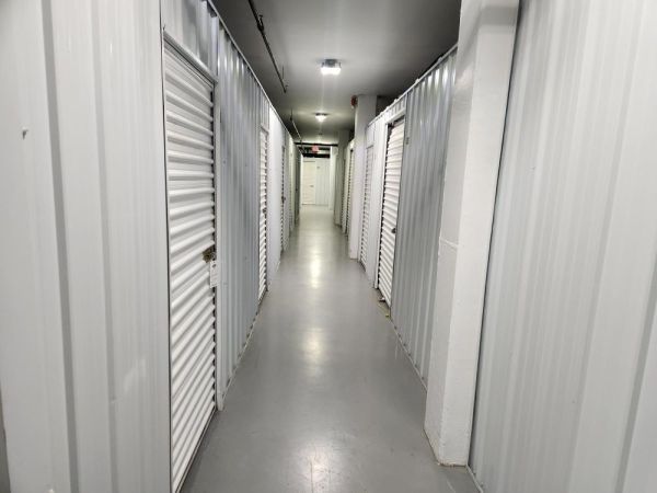 Extra Space Storage - 3034 - Gaithersburg - Diamond Ave - 26 West Diamond Avenue