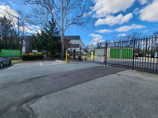Extra Space Storage - 3034 - Gaithersburg - Diamond Ave - 26 West Diamond Avenue