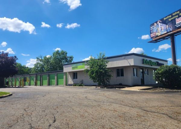Extra Space Storage - 3129 - Warren - Elm Rd - 3787 Elm Road Northeast