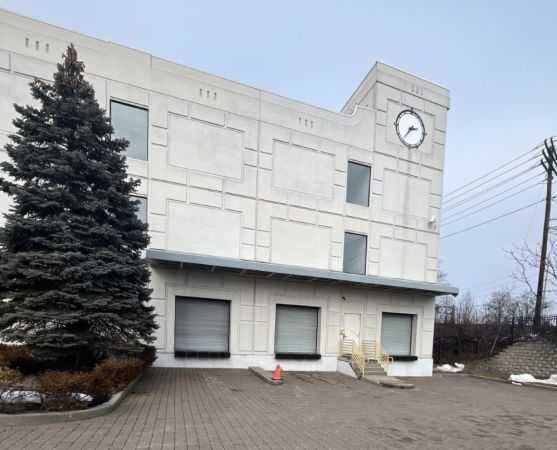 Extra Space Storage - 3342 - Farmingdale - Executive Blvd - 1 Executive Boulevard