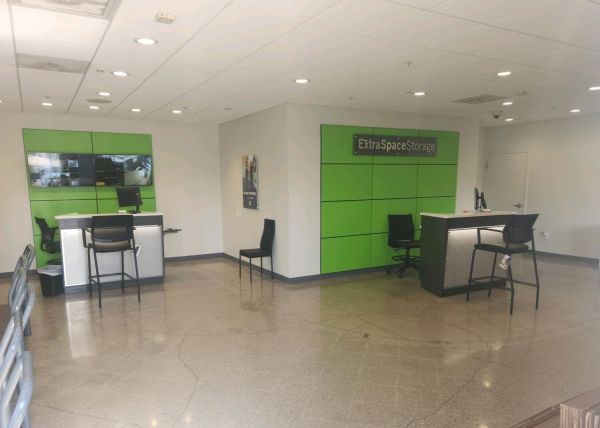 Extra Space Storage - 3409 - Los Angeles - 700 E Slauson Ave - 700 East Slauson Avenue