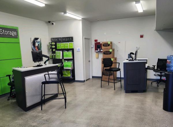 Extra Space Storage - 3514 - Sacramento - Fruitridge Rd - 8870 Fruitridge Road