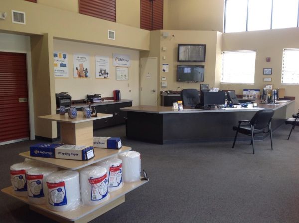 Extra Space Storage - 3519 - Orlando - Curry Ford Road - 4020 Curry Ford Road