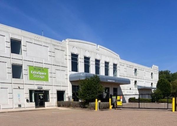 Extra Space Storage - 3555 - Norwood - Hudson Ave - 95 Hudson Avenue