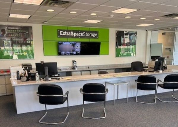 Extra Space Storage - 3555 - Norwood - Hudson Ave - 95 Hudson Avenue
