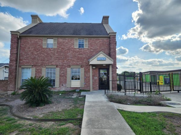Extra Space Storage - 3567 - San Antonio - 7550 Culebra Rd - 7550 Culebra Road