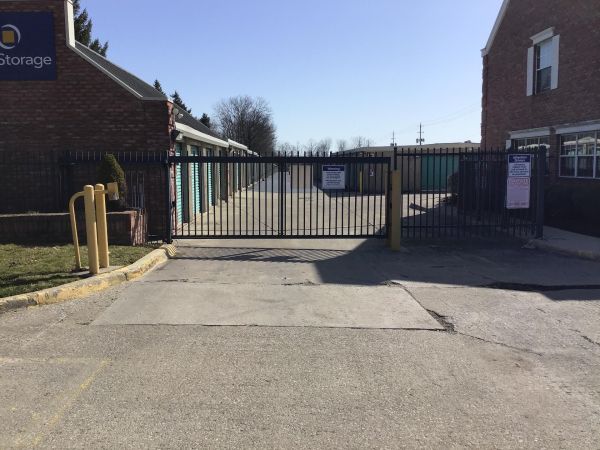 Extra Space Storage - 3568 - Columbus - Cleveland Ave - 5810 Cleveland Avenue