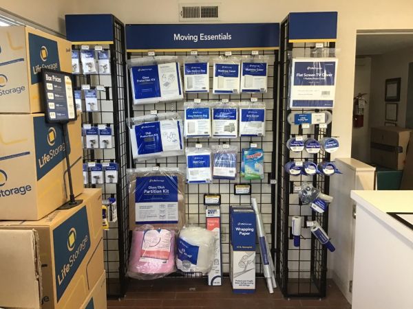 Extra Space Storage - 3568 - Columbus - Cleveland Ave - 5810 Cleveland Avenue