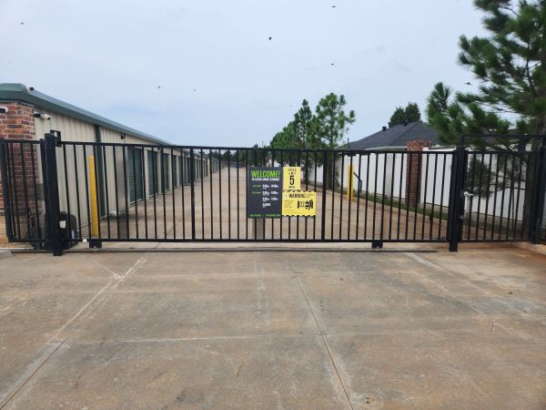 Extra Space Storage - 3647 - Edmond - Pennsylvania Ave - 15505 North Pennsylvania Avenue