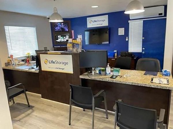 Extra Space Storage - 3703 - San Marcos - Mission Rd - 999 East Mission Road
