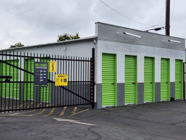 Extra Space Storage - 3707 - Pomona - Garey Ave - 2680 North Garey Avenue