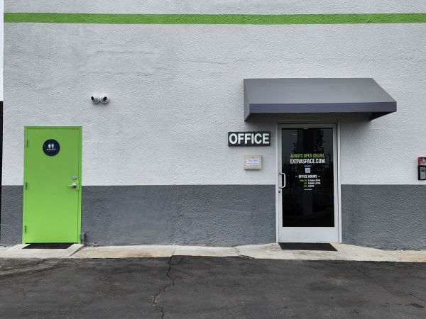 Extra Space Storage - 3707 - Pomona - Garey Ave - 2680 North Garey Avenue