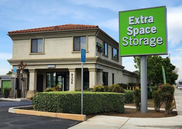 Extra Space Storage - 3747 - Riverside - Bellegrave Ave - 9356 Bellegrave Avenue