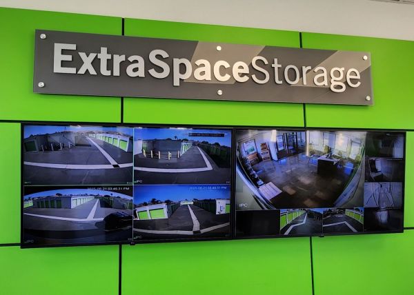 Extra Space Storage - 3747 - Riverside - Bellegrave Ave - 9356 Bellegrave Avenue