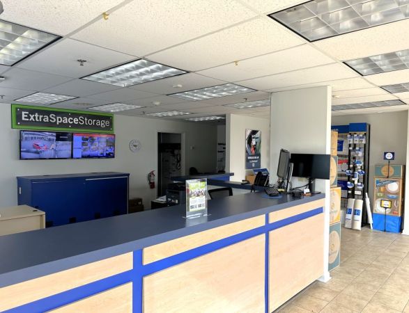 Extra Space Storage - 3772 - Belleville - Franklin St. - 125 Franklin Street
