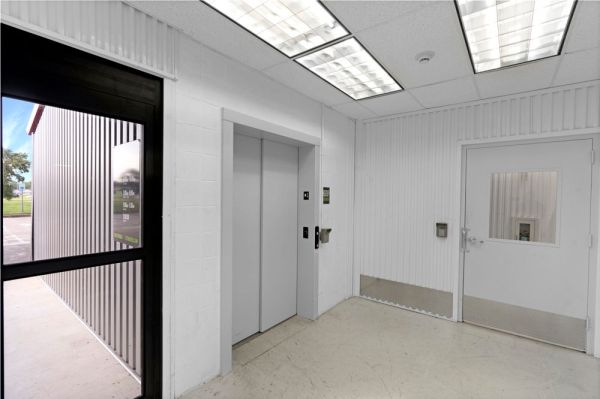 Extra Space Storage - 1972 - Houston - Gemini Ave - 555 Gemini Street