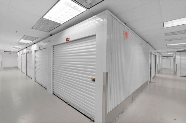 Extra Space Storage - 1972 - Houston - Gemini Ave - 555 Gemini Street