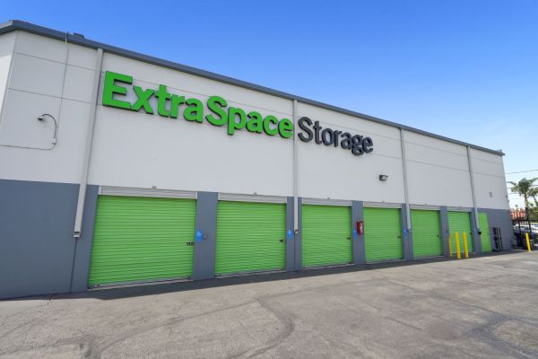 Extra Space Storage - 1980 - Paramount - Rosecrans Ave - 8160 Rosecrans Avenue