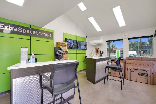 Extra Space Storage - 1980 - Paramount - Rosecrans Ave - 8160 Rosecrans Avenue