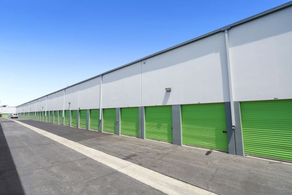 Extra Space Storage - 1980 - Paramount - Rosecrans Ave - 8160 Rosecrans Avenue