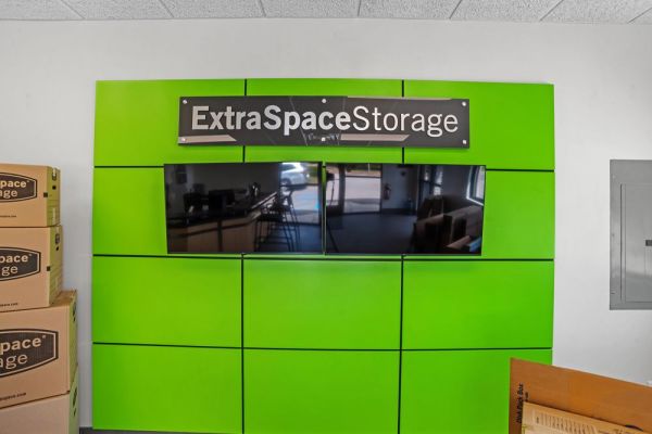 Extra Space Storage - 3010 - Rochester - Jefferson Road - 1270 Jefferson Road