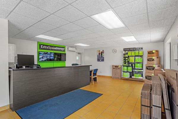 Extra Space Storage - 3013 - Rochester - Btn Henrietta Town Line Rd - 2585 Brighton Henrietta Town Line Road