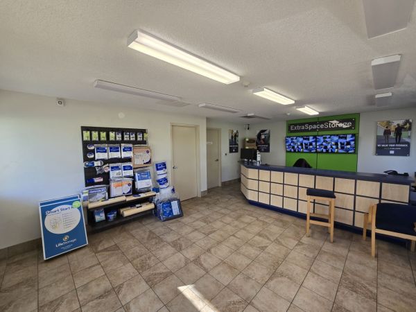 Extra Space Storage - 3021 - Raleigh - Wilmington St - 2401 South Wilmington Street
