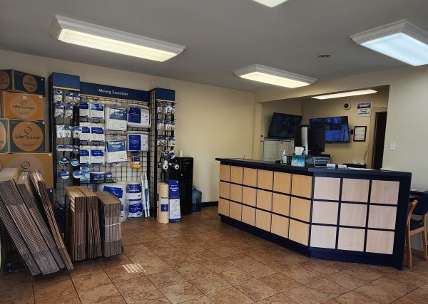 Extra Space Storage - 3036 - Newport News - 10429 Jefferson Avenue - 10429 Jefferson Avenue