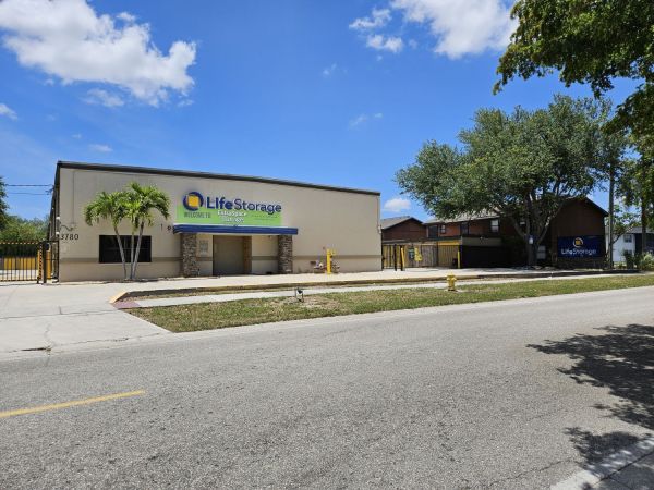 Extra Space Storage - 3061 - Fort Myers - Central Avenue - 3780 Central Avenue