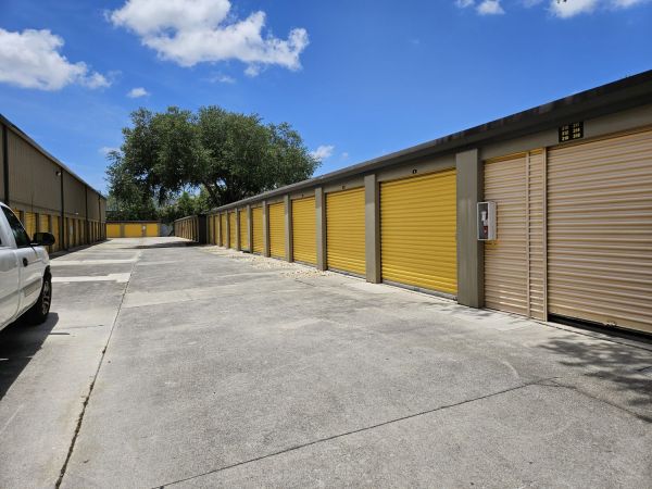 Extra Space Storage - 3061 - Fort Myers - Central Avenue - 3780 Central Avenue