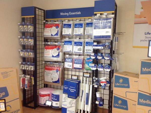 Extra Space Storage - 3091 - Cleveland - Neff Road - 19200 Neff Road