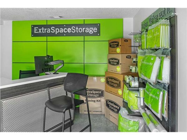 Extra Space Storage - 3103 - Savannah - Montgomery St - 5207 Montgomery Street