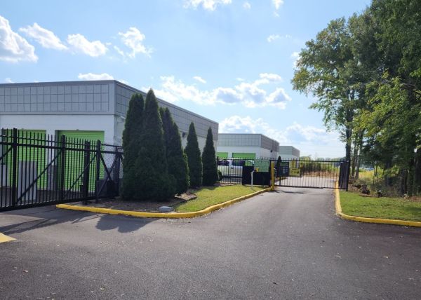 Extra Space Storage - 3113 - Chesapeake - Volvo Pkwy - 517 Volvo Parkway