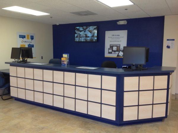 Extra Space Storage - 3136 - Boca Raton - SW 18th St - 9900 Southwest 18th Street