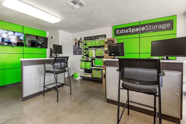 Extra Space Storage - 3149 - Mesa - Broadway Rd - 837 East Broadway Road