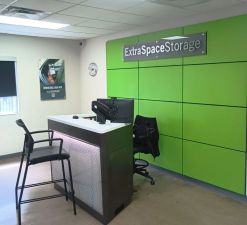 Extra Space Storage - 3150 - Mesa - 545 Broadway Rd - 545 West Broadway Road