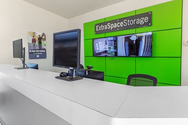Extra Space Storage - 3153 - Phoenix - 35th Ave - 20001 North 35th Avenue