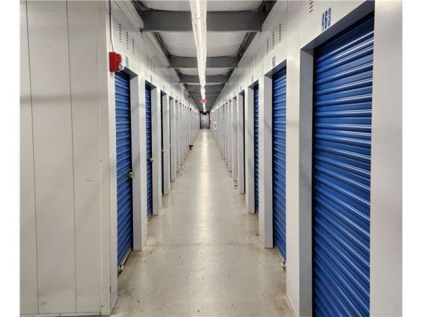 Extra Space Storage - 3197 - Bay Shore - Saxon Ave - 110 Saxon Avenue