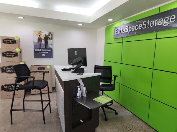 Extra Space Storage - 3212 - Houston - 13033 Jones Rd - 13033 Jones Road