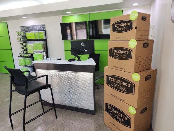 Extra Space Storage - 3212 - Houston - 13033 Jones Rd - 13033 Jones Road