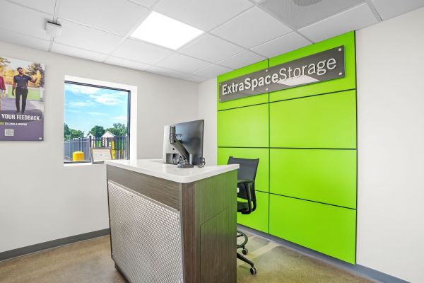 Extra Space Storage - 3244 - West Seneca - Langner Rd - 300 Langner Road