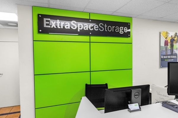 Extra Space Storage - 3321 - Bradenton - Manatee Ave. - 5305 Manatee Avenue West