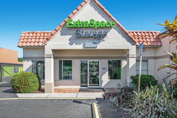 Extra Space Storage - 3323 - Clearwater - Drew Street - 2180 Drew Street