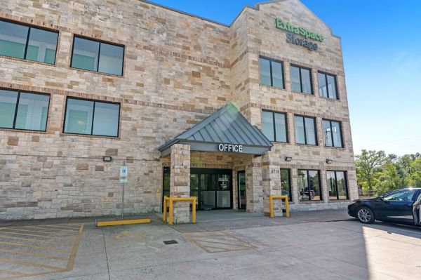 Extra Space Storage - 3331 - Round Rock - Sam Bass Road - 2715 Sam Bass Road