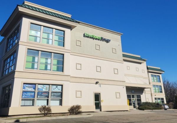 Extra Space Storage - 3370 - Fishkill - Merritt Boulevard - 35 Merritt Boulevard