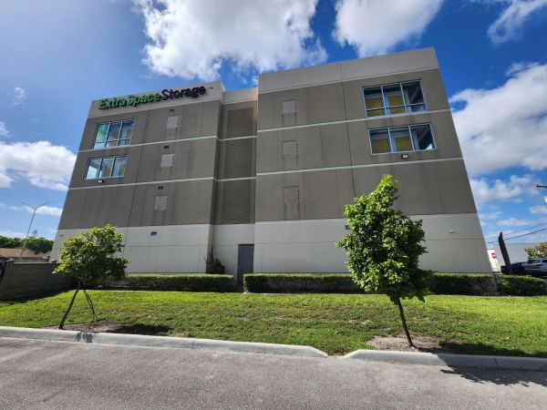 Extra Space Storage - 3392 - North Miami - 133rd St - 640 Northwest 133rd Street