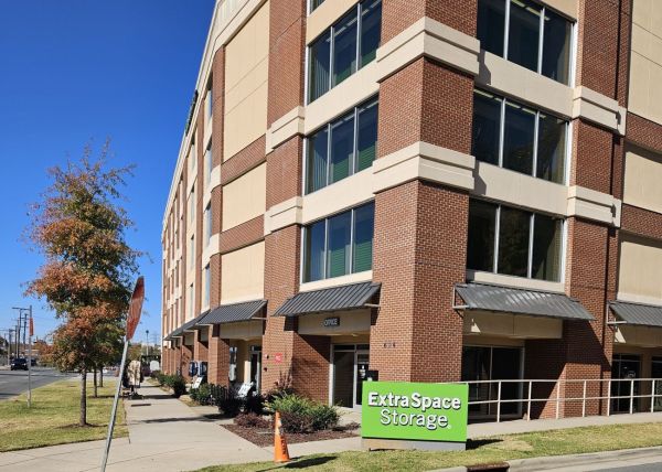 Extra Space Storage - 3433 - Charlotte - Morehead St - 604 West Morehead Street